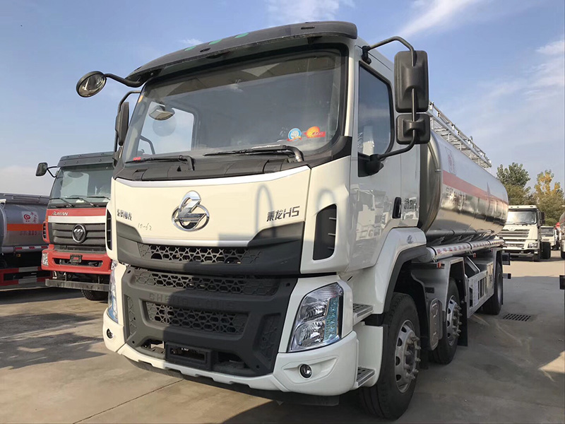 柳汽小三軸24.4方鋁合金運(yùn)油車