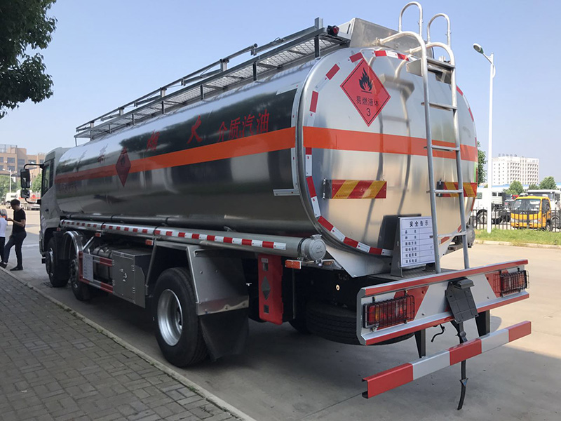 東風(fēng)天錦小三軸國(guó)五19.9方鋁合金油罐車