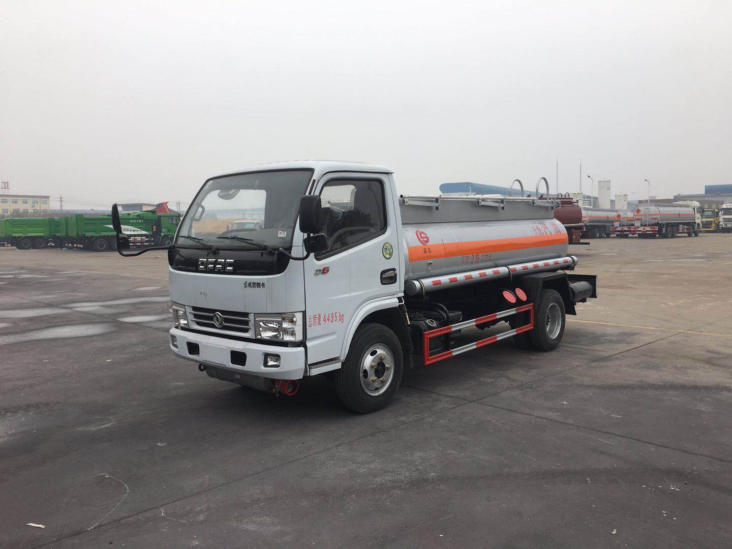 東風多利卡2噸加油車