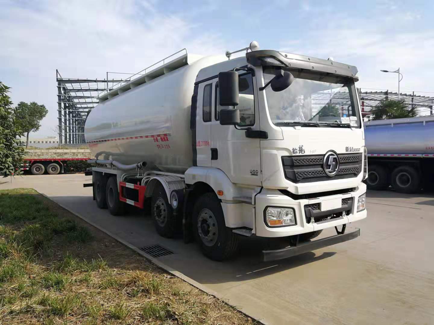 28-30方 陜汽輕量化小四橋散裝水泥車(chē)