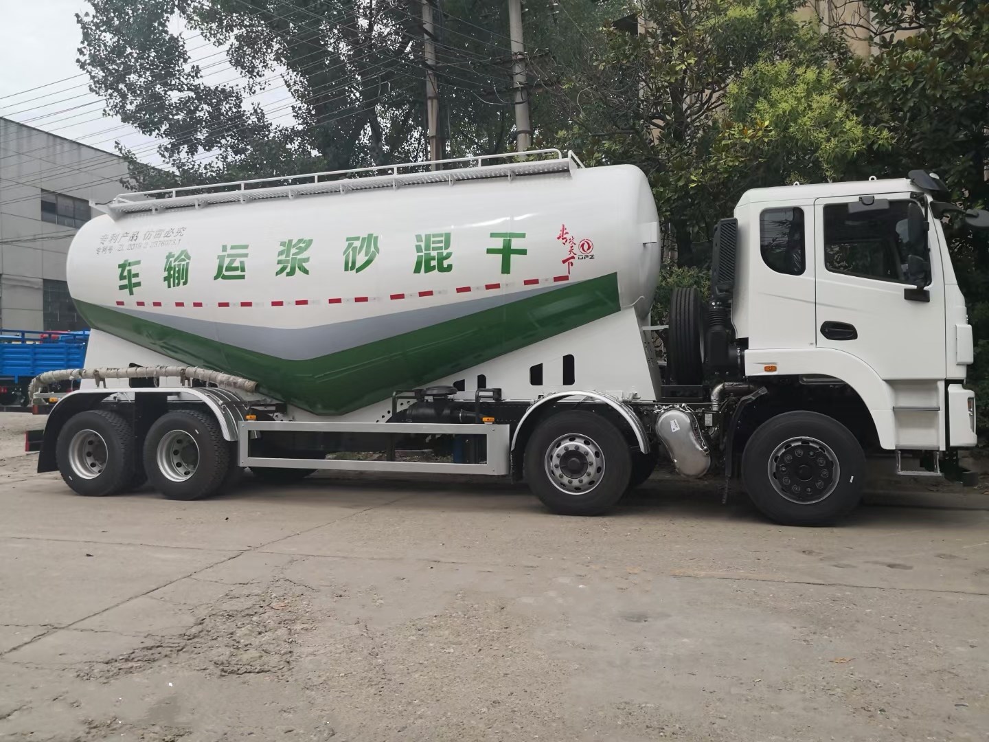 東風(fēng)錦程 下沉式 干混砂漿車(chē)