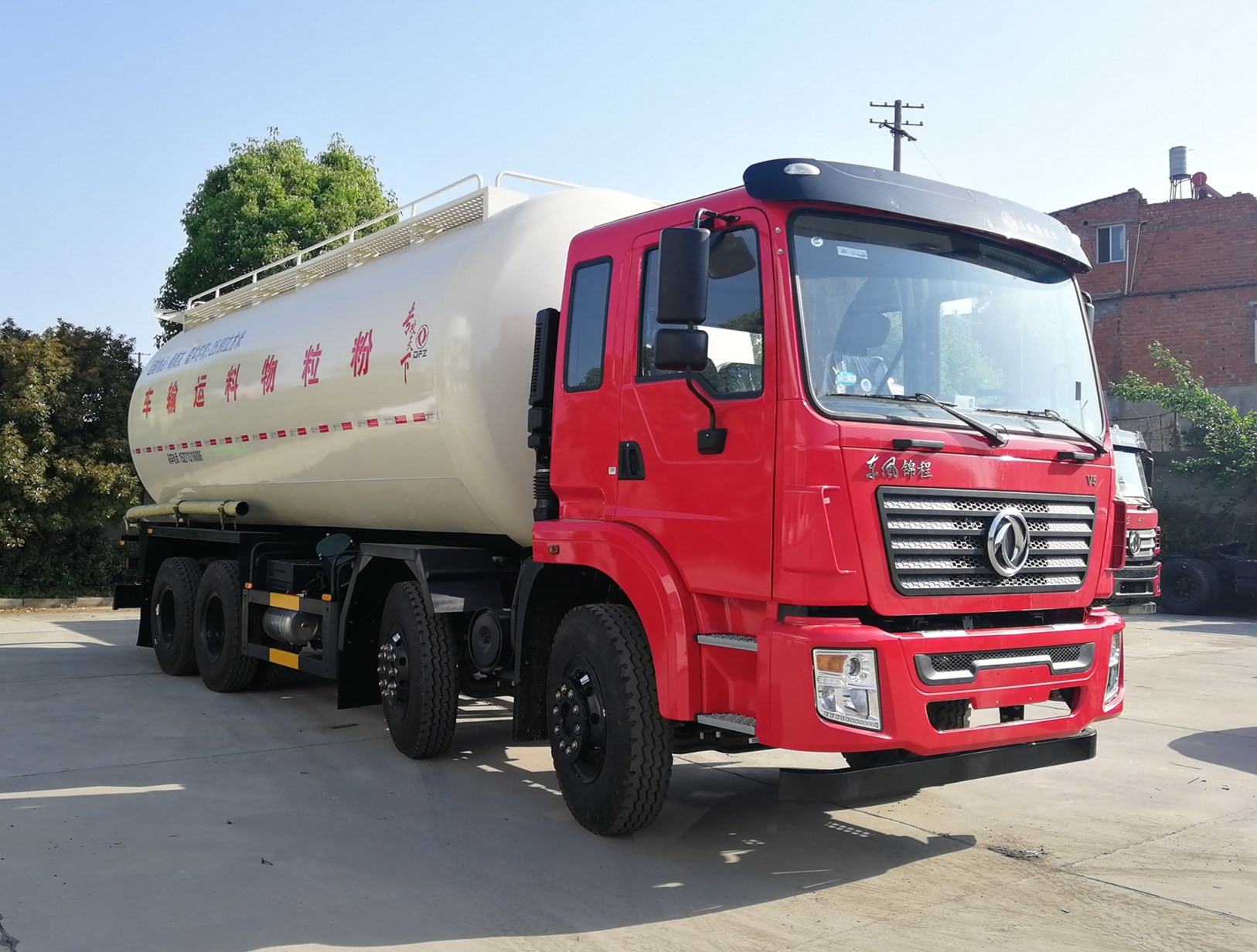 30方 東風(fēng)輕量化散裝水泥車(chē)/干混砂漿車(chē)