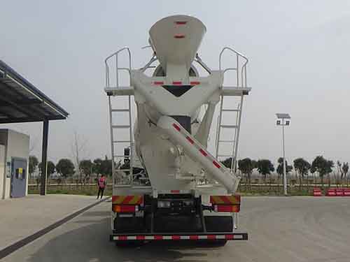 陜汽牌SX5310GJBFB386型混凝土攪拌運(yùn)輸車