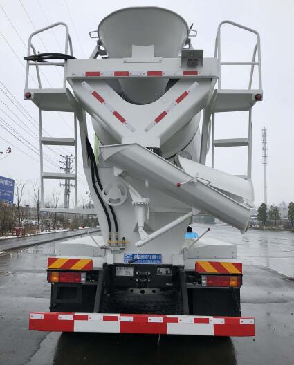豐霸牌STD5311GJBSX5型混凝土攪拌運輸車