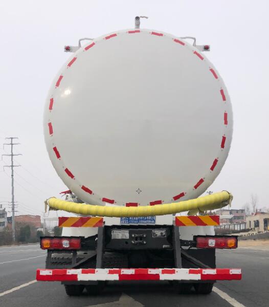 國(guó)六  陜汽后八輪散裝水泥車(chē)